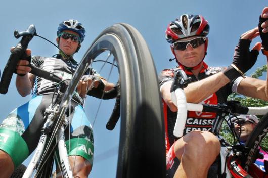 Alejandro Valverde, del Caisse D´Epargne, durante la séptima etapa entre Bourg En-Bresse y Le Grand Bornand de 197,5 kilómetros de recorrido en la 94 edición del Tour de Francia 2007 - AFP - 14/07/2007