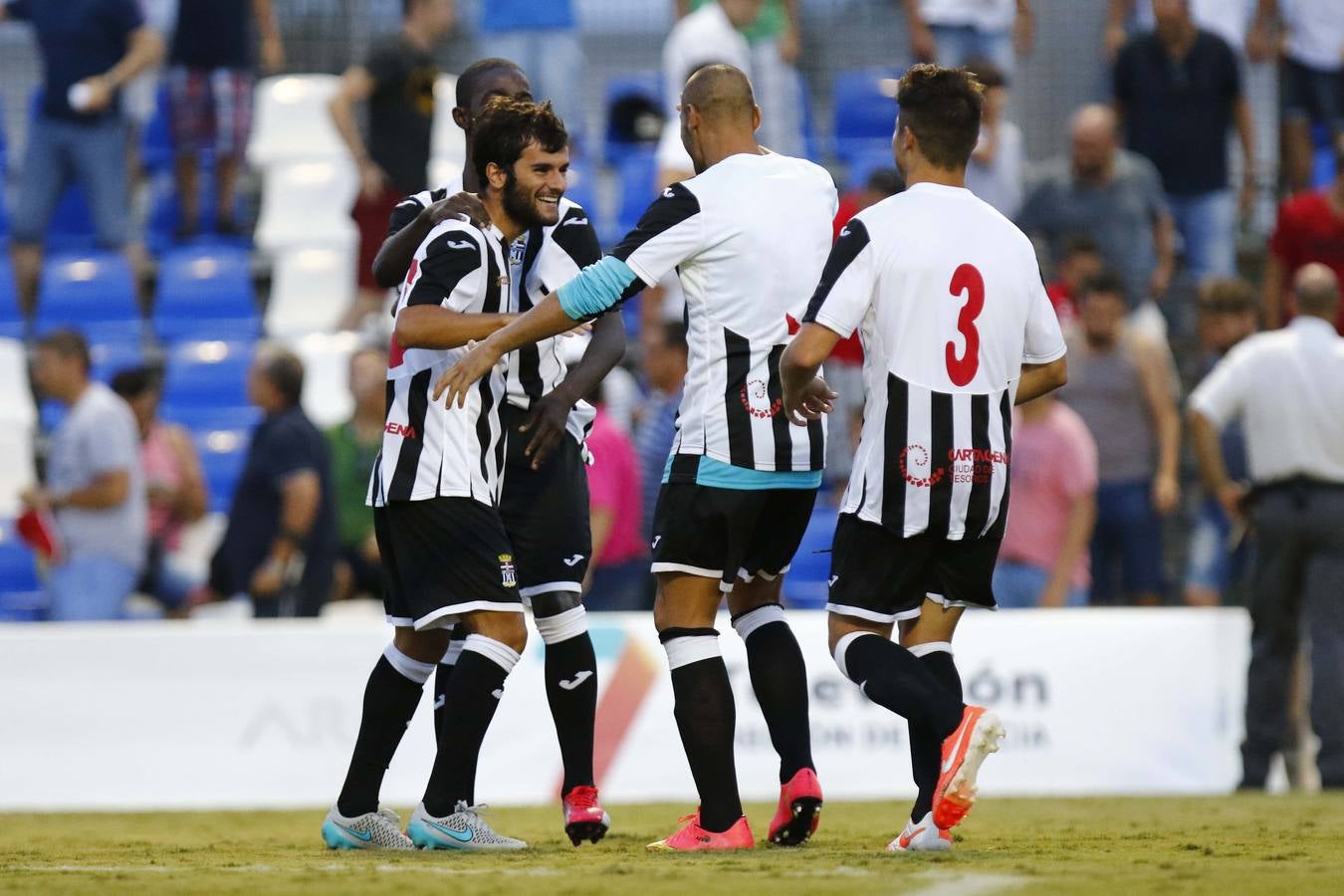 Las imágenes del derbi de pretemporada entre el Real Murcia y el Cartagena