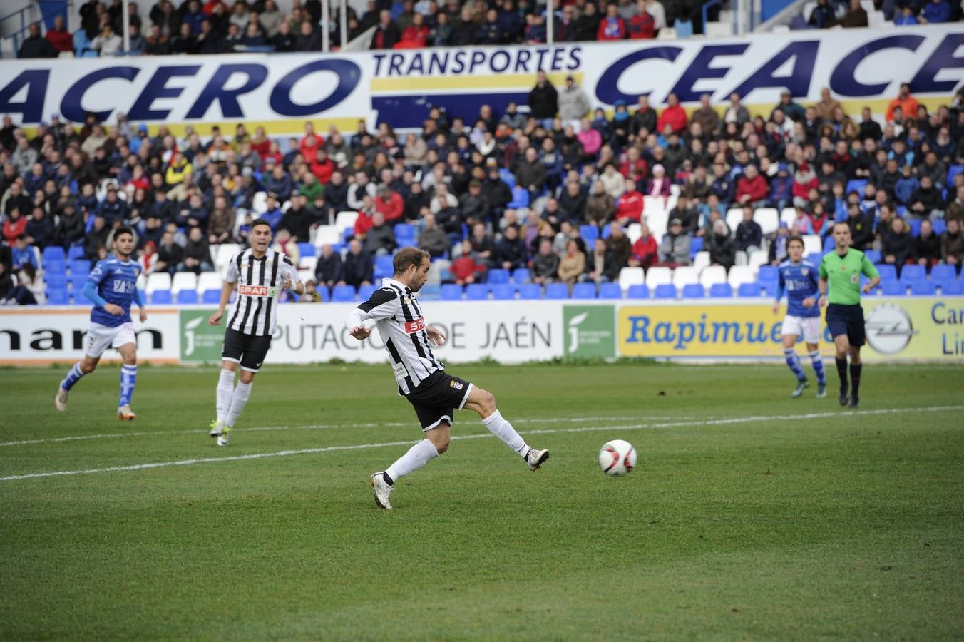 El Cartagena empata ante el Linares (0-0)