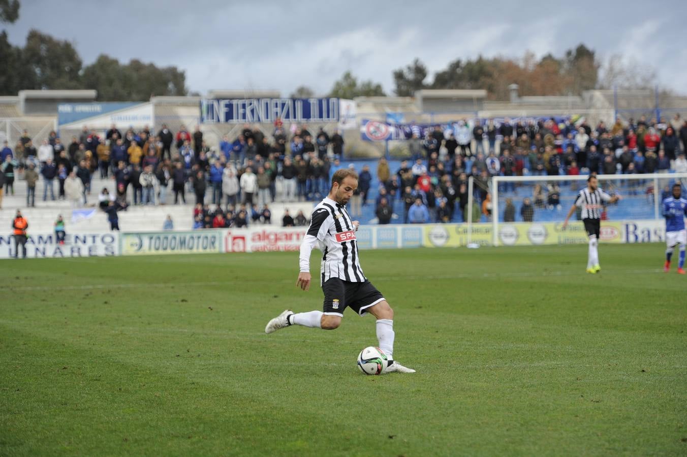 El Cartagena empata ante el Linares (0-0)