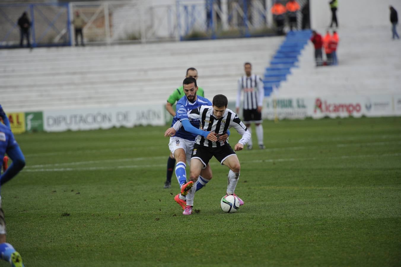 El Cartagena empata ante el Linares (0-0)
