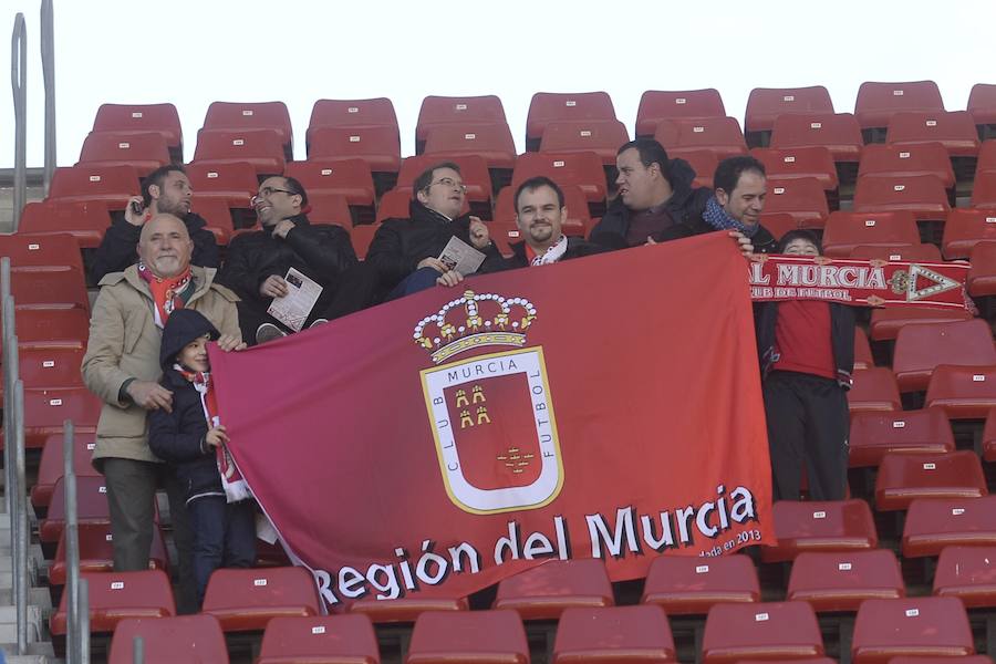 Fútbol y solidaridad en la Nueva Condomina