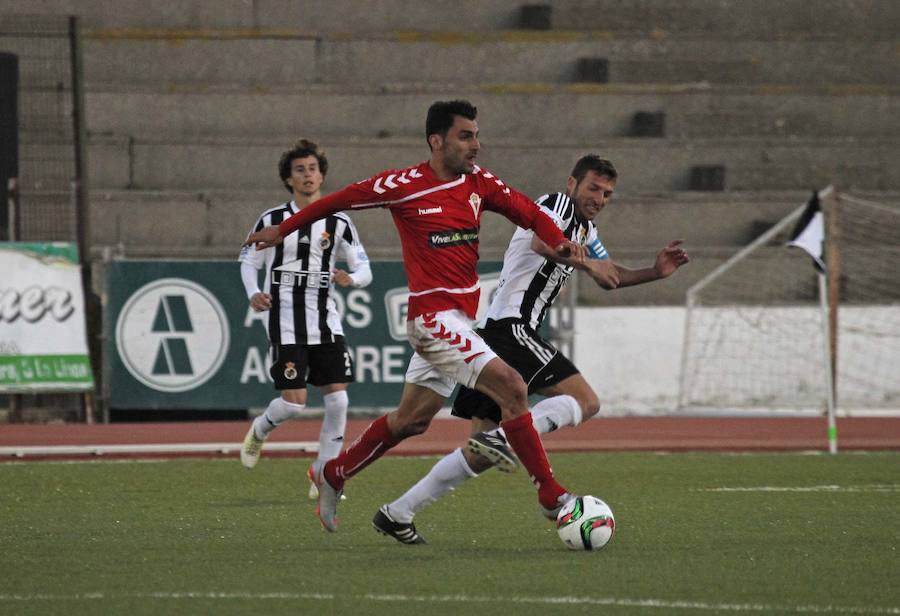 Las mejores fotos del Linense contra el Murcia (0-2)