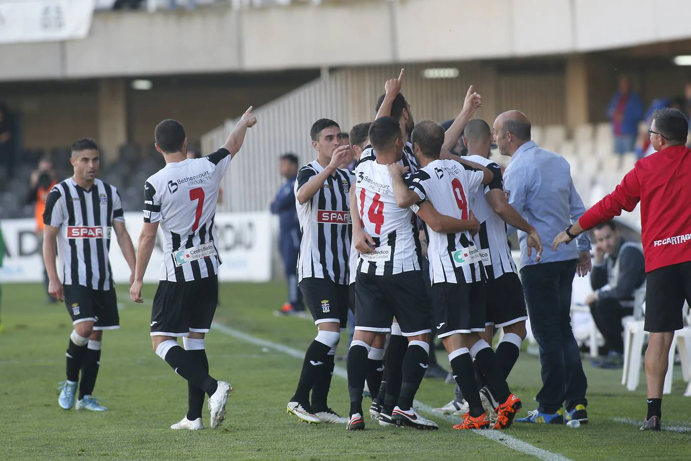 El Cartagena cumple ante el Villanovense (2-0)