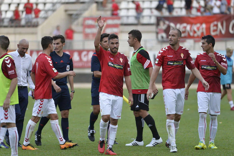 El Real Murcia se hace con la victoria en el primer partido de la temporada