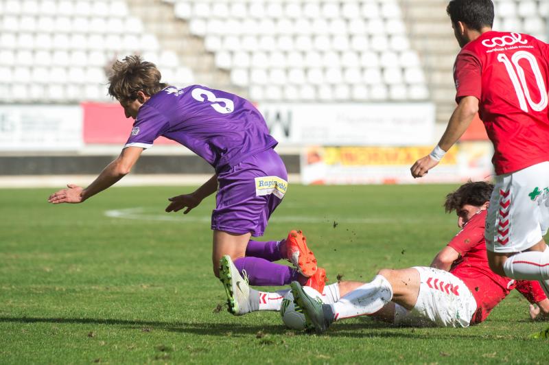 El Murcia vuelve a sonreír en el recibimiento a Moro (2-0)