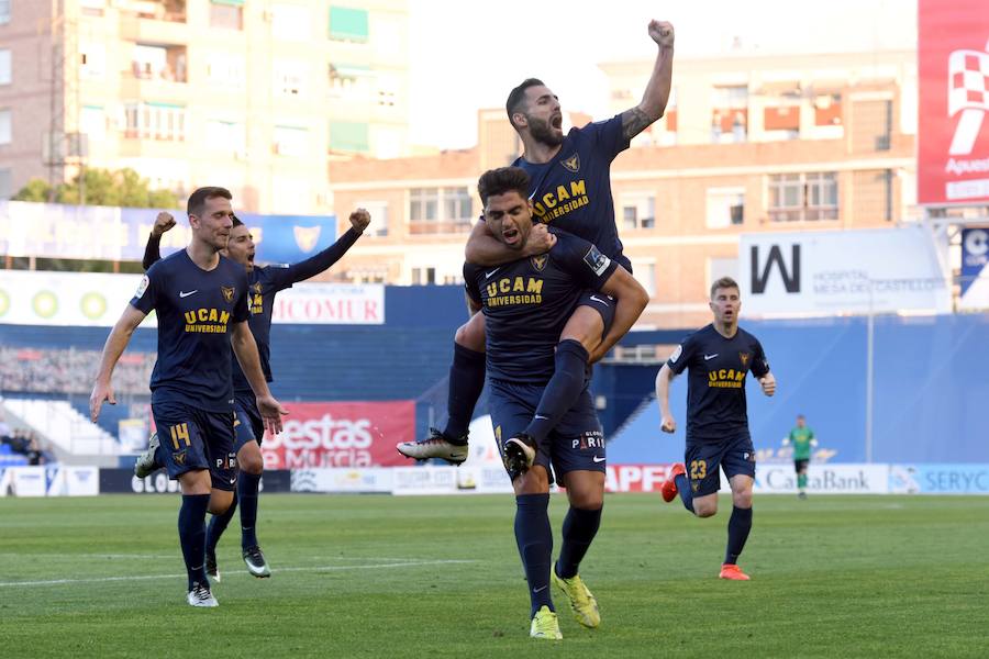 El UCAM respira a balón parado