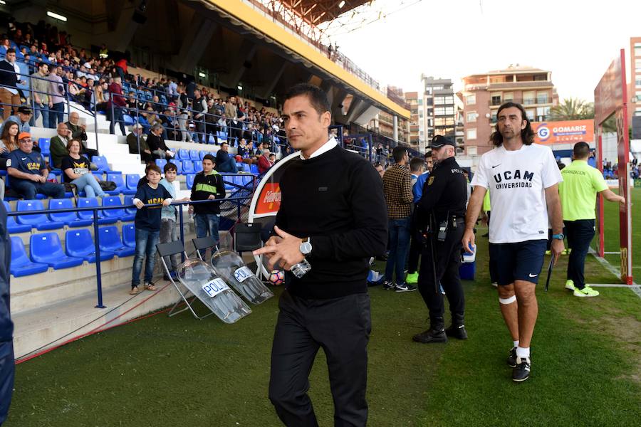 El UCAM respira a balón parado