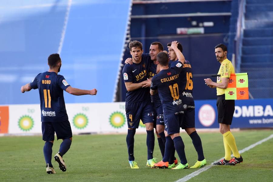 El UCAM respira a balón parado
