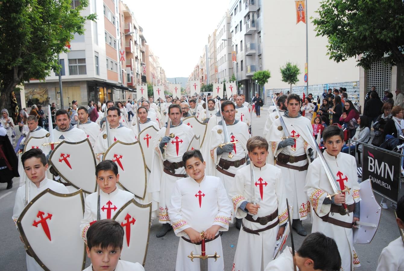 Mesnadas y kábilas asaltan las calles