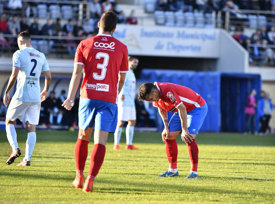 Un Murcia con brillo se agarra al 'playoff' tras vencer en El Ejido (0-2)