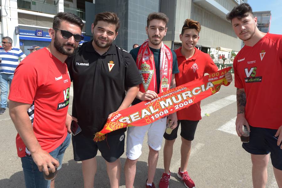 Miles de aficionados granas toman Elche