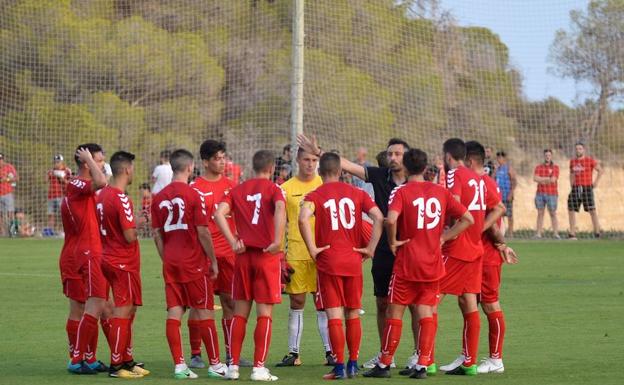 El Real Murcia da la cara frente a un Sevilla más rodado