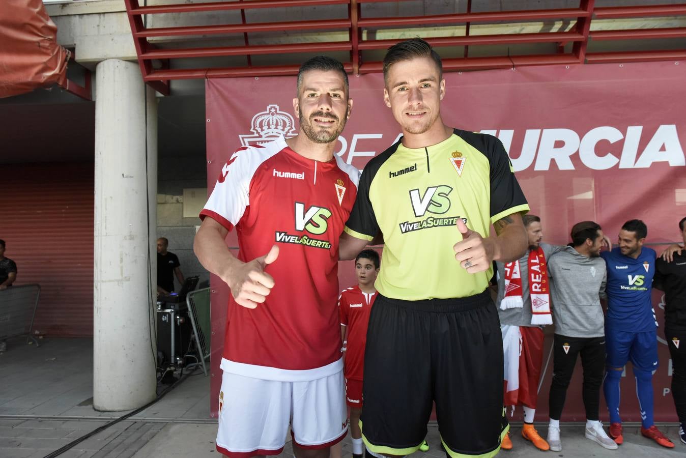 El Real Murcia presenta su nueva equipación