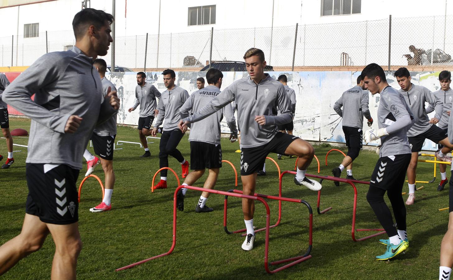 Parras y Jeisson entrenan en Cobatillas