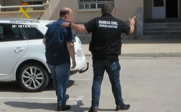 Detenido un enfermero de Los Arcos por robar morfina para venderla