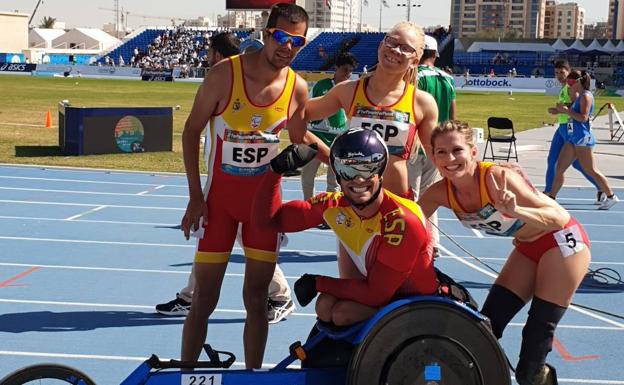 Lorenzo Albaladejo lleva a España a la final de relevos en el Mundial de Dubai