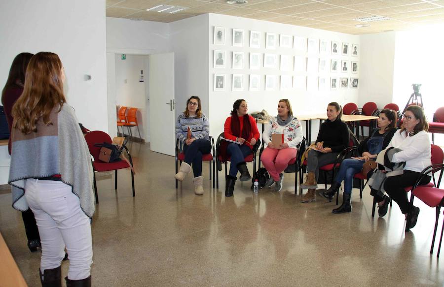 El programa ‘Gira Mujeres’ forma y asesora a un grupo de emprendedoras en el Centro Municipal de Empleo y Formación