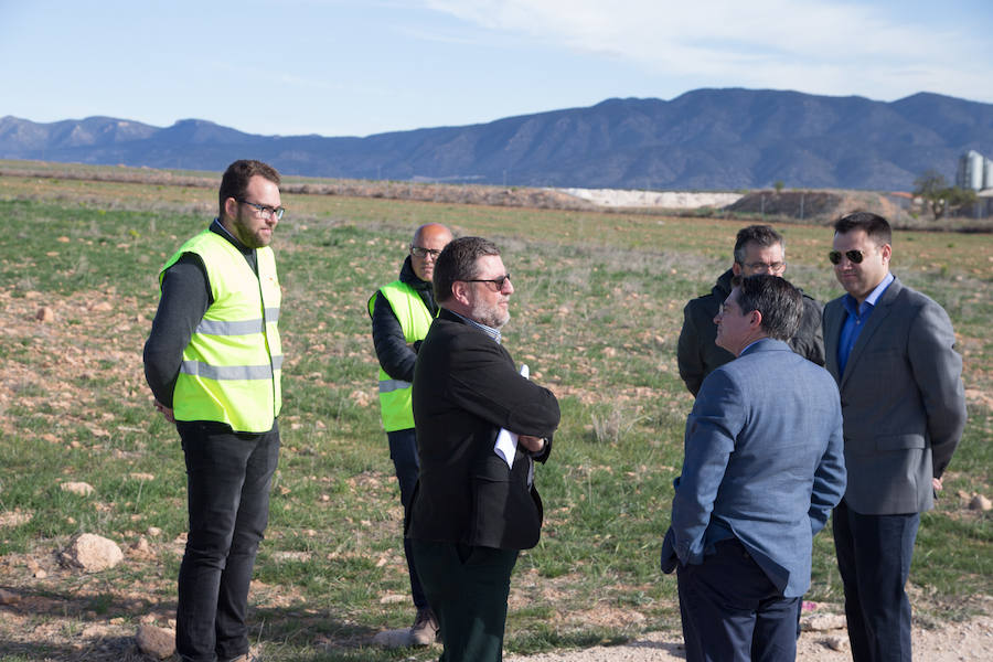 Comienzan las obras del plan de mejora en cuatro caminos rurales de Caravaca