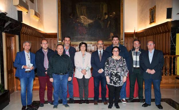 Festejos entrega las subvenciones a los colectivos festeros