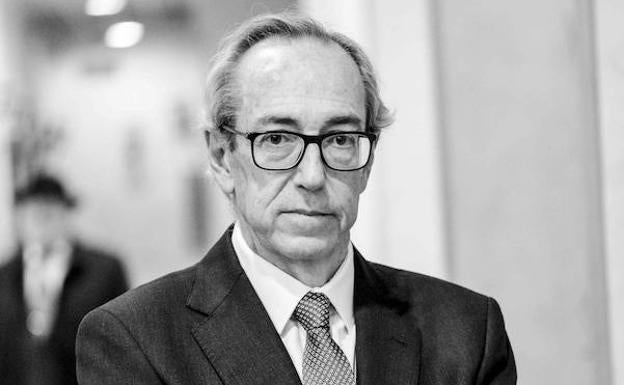 El oftalmólogo caravaqueño Juan Manuel Laborda pronuncia el pregón de las fiestas patronales en la explanada del Castillo