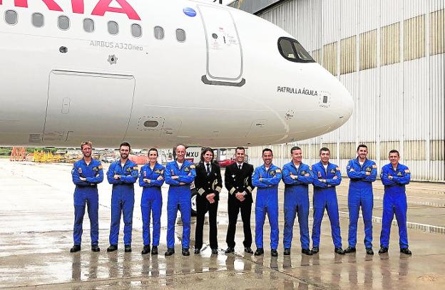 Iberia dedica su nuevo Airbus a la Patrulla Águila