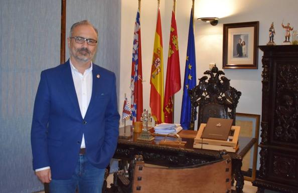 «Hemos puesto orden en la economía municipal, reduciendo la deuda a la mitad»