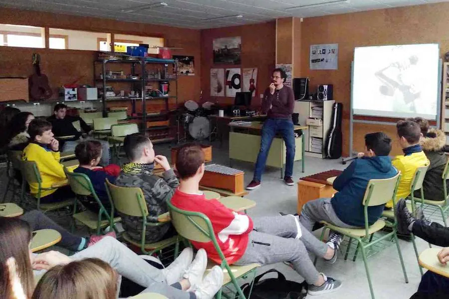 Los centros de Secundaria participan en talleres para prevenir la adicción al juego con apuesta ...