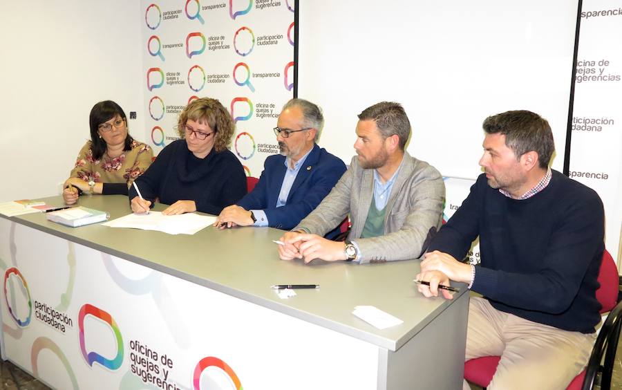 Representantes de los grupos políticos suscriben el compromiso por la participación ciudadana