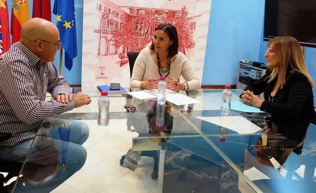 Caravaca se suma a la iniciativa #LuzporlaELA en el 'Día Mundial de la Esclerosis Lateral'