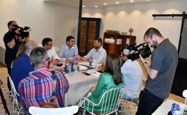 Los concejales de Cs anunciarán la semana que viene si pactarán con PP o PSOE