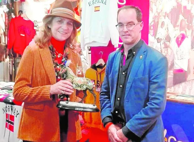 La Infanta Elena apoya que los Caballos del Vino sean Patrimonio de la Humanidad