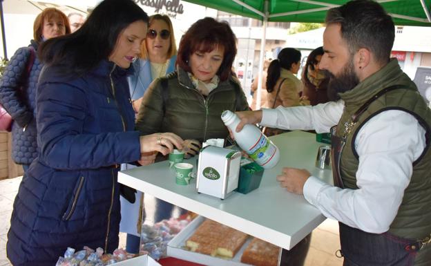Medio millar de personas participaron en el «café solidario» contra el cáncer