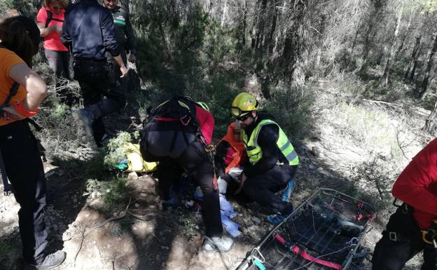 Rescatan a una senderista herida en la Rambla del Agua en Caravaca