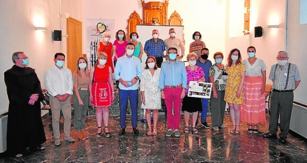 Donan 1.800 euros a la residencia de mayores de Caravaca