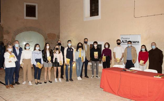 El libro con las obras del Premio Albacara ve la luz con la mirada puesta en una nueva edición