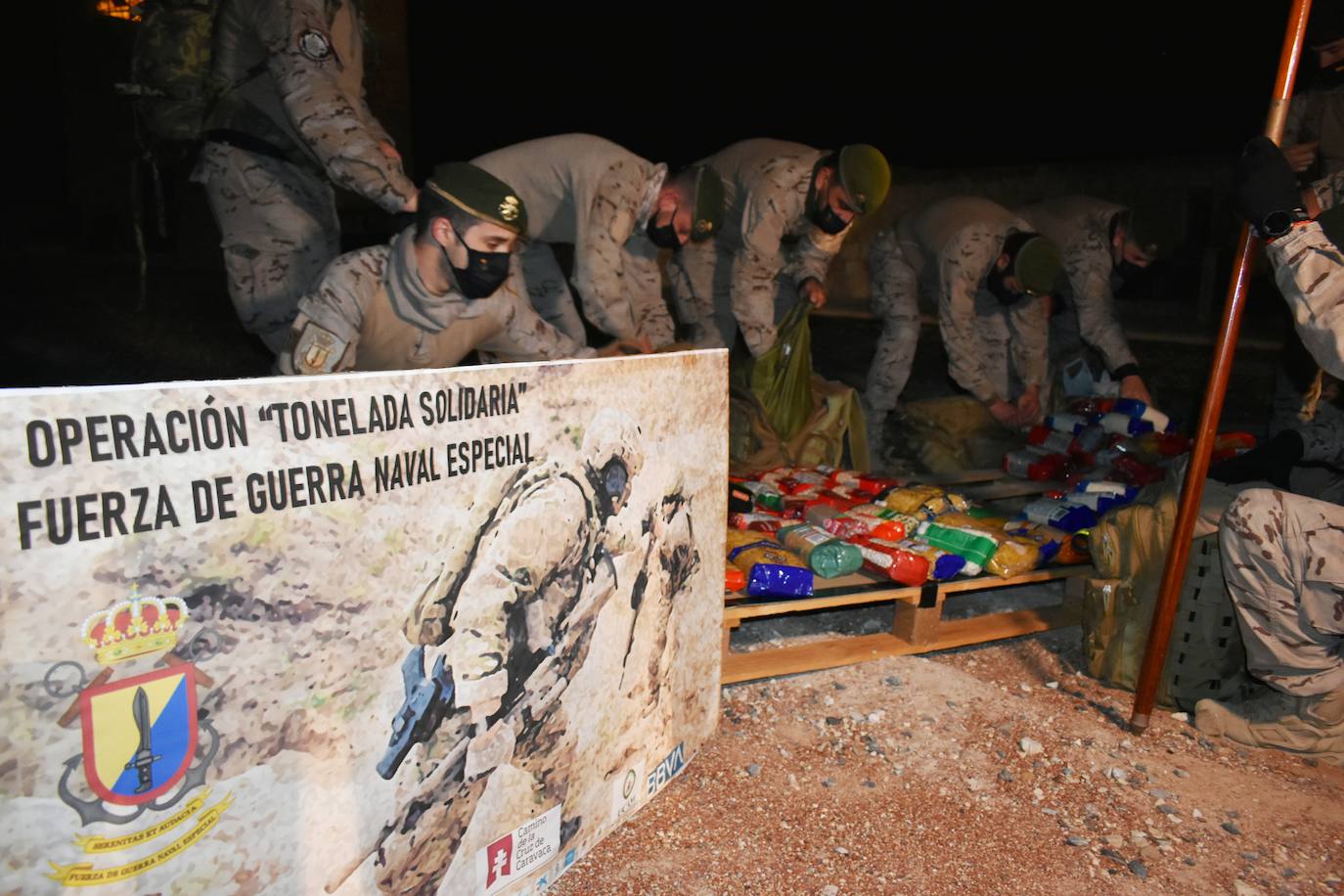 Los militares llegan a la Real Basílica de la Vera Cruz de Caravaca con casi nueve toneladas de alimentos para Cáritas