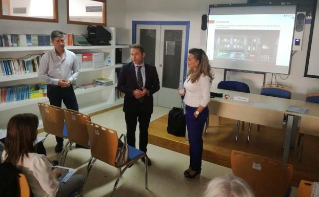 Los comerciantes aprenden nuevas técnicas para aumentar las ventas