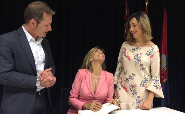 Marta Robles defiende el género negro como «el heredero del realismo social»