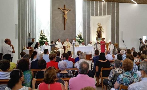 Los vecinos de Los Olmos estrenan su iglesia con la fiesta de la patrona