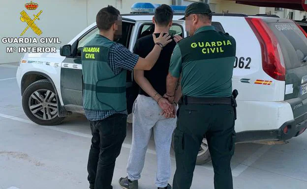 Uno de los detenidos por la Benemérita en la operación 'Ensamar'./Guardia Civil