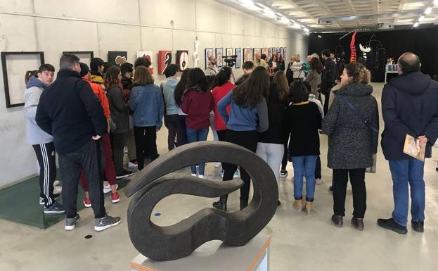 Las ondulaciones de Omar Vergara invaden la Biblioteca