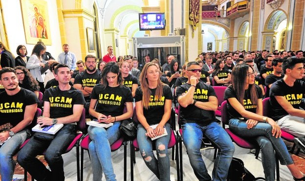 Mendoza garantiza el proyecto del UCAM, aunque baje