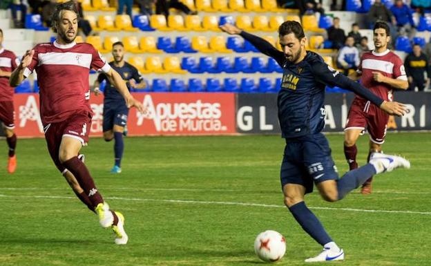 Tarde de contrastes en La Condomina