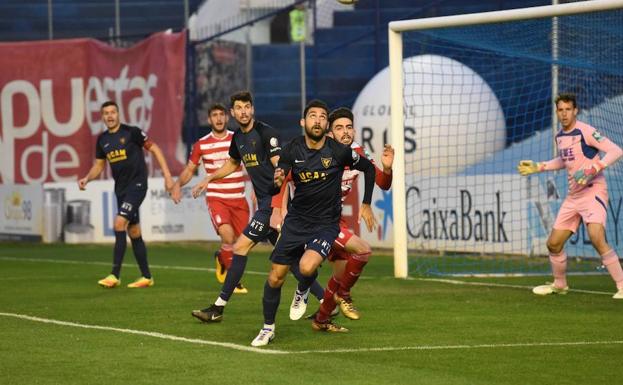 Marc Fernández resuelve la papeleta