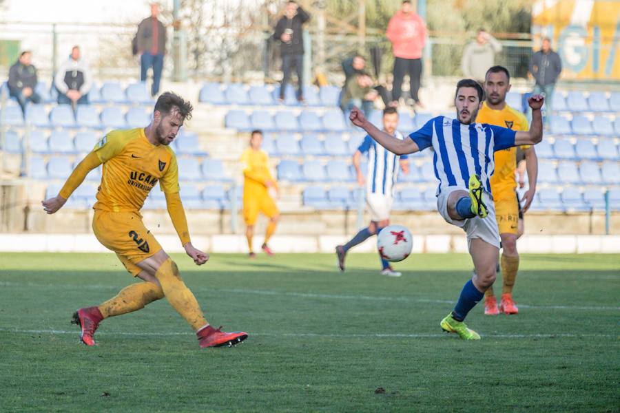 El UCAM no despega tras empatar 'in extremis' en Écija (1-1)