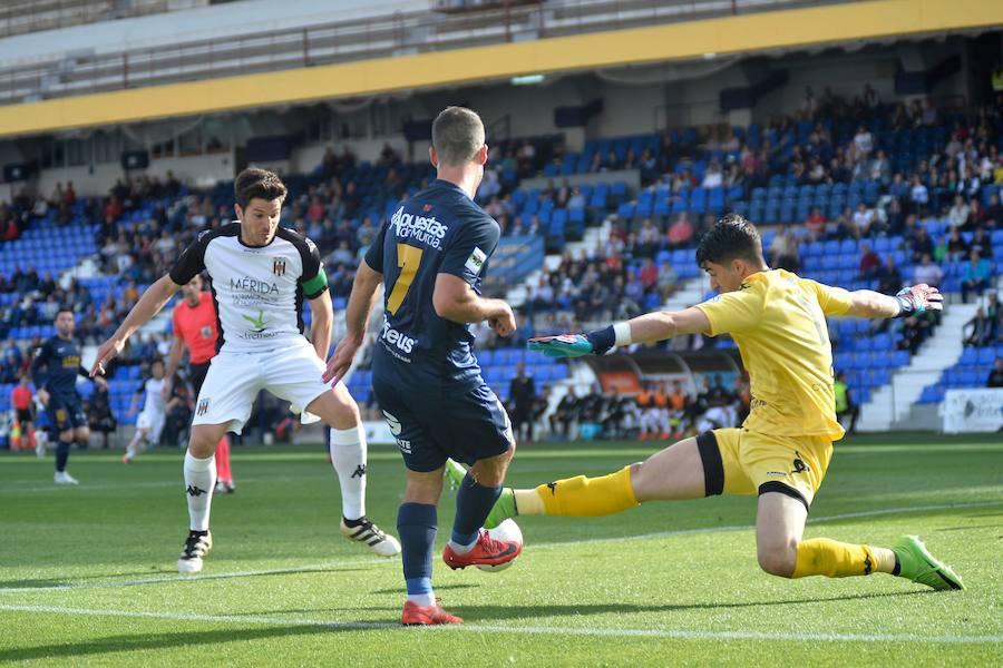 Munitis sigue sin conocer la victoria tras el empate de los universitarios ante el Mérida (1-1)