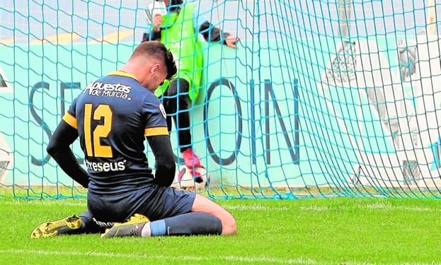 Al UCAM le falta colmillo