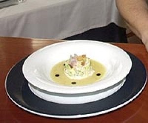 Ensalada de cordero con puré de garbanzos