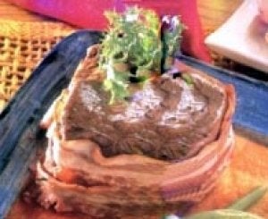 Medallones de ternera con queso, jamón y bacon